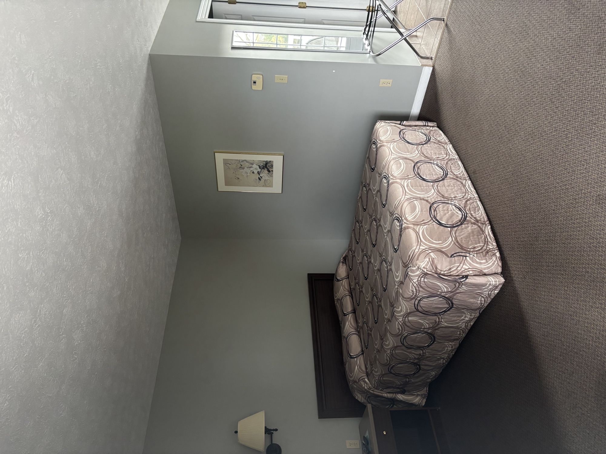 Second Floor 1 Queen with Private Balcony Facing River